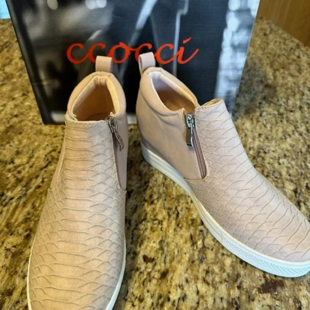 Mauve Wedge Sneakers 4004 Size 8 1/2 NWT Boutique